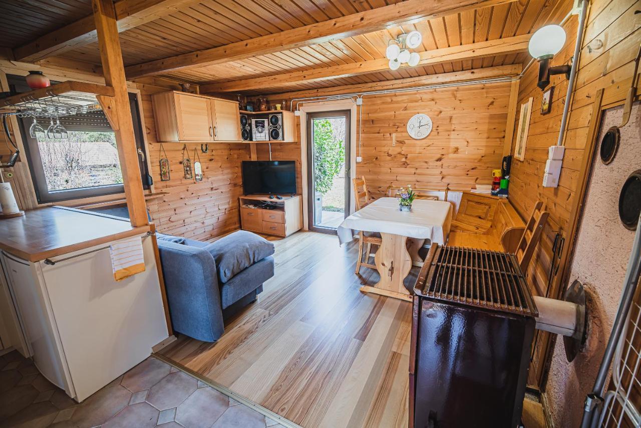 Wooden Cabin Zurej With Hot Tub Bukovje v Babni Gori Exterior foto